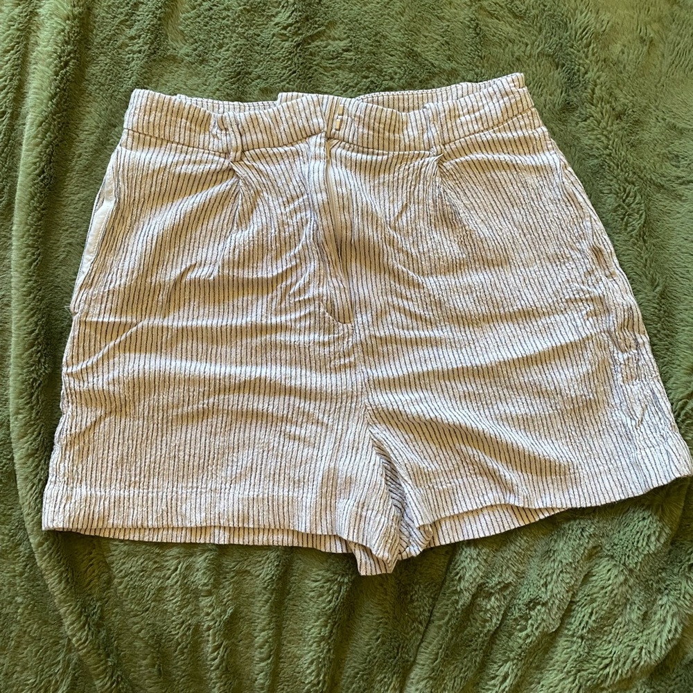 H&M Pinstriped white high waist shorts